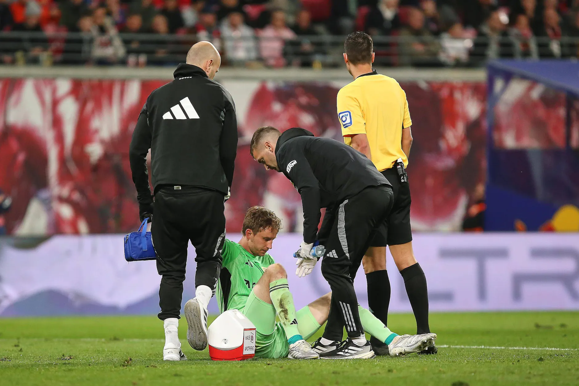 Frederik Rönnow verletzte sich beim Spiel in Leipzig, fällt mutmaßlich bis Saisonende aus.