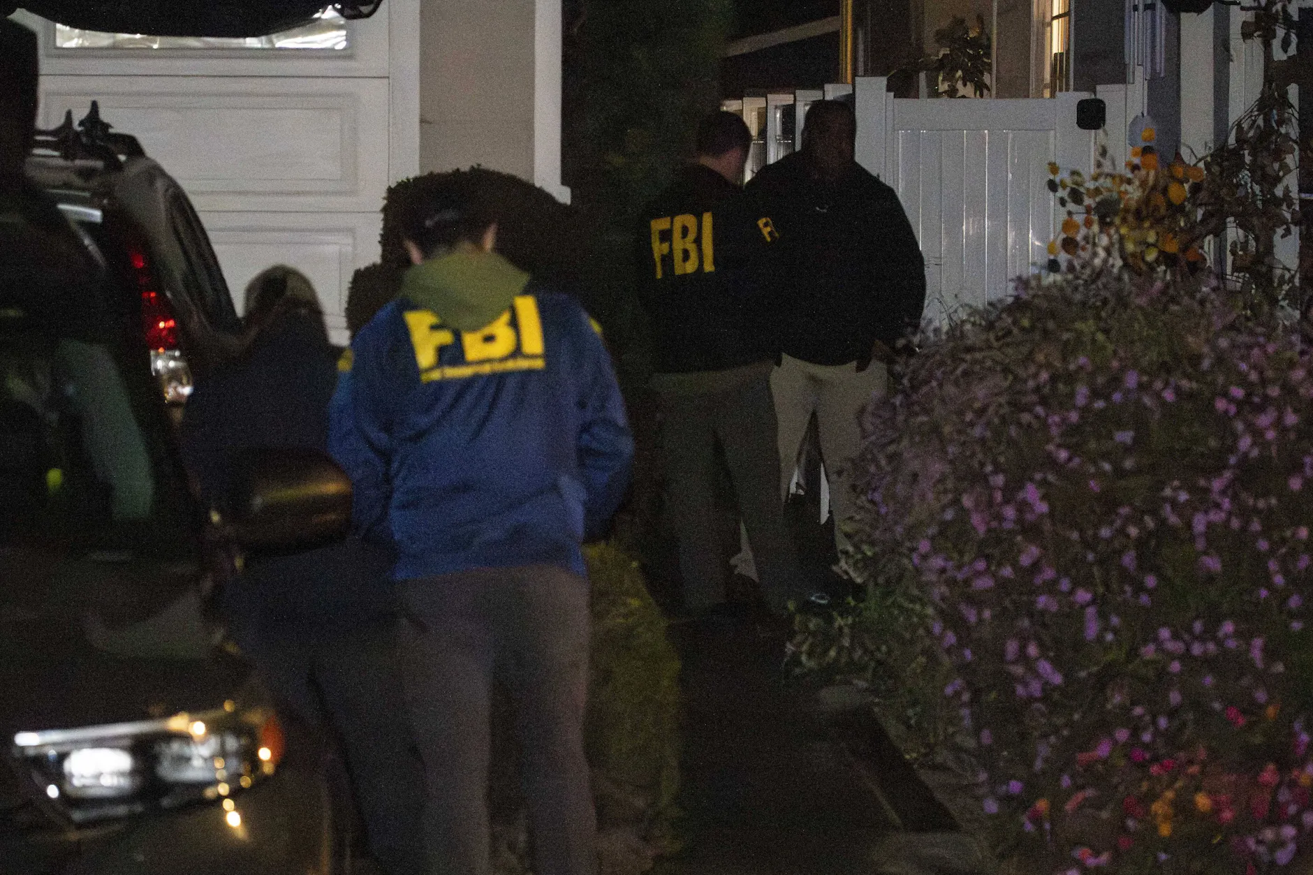 Polizisten durchsuchten das Wohnhaus des Schützen in Torrance.