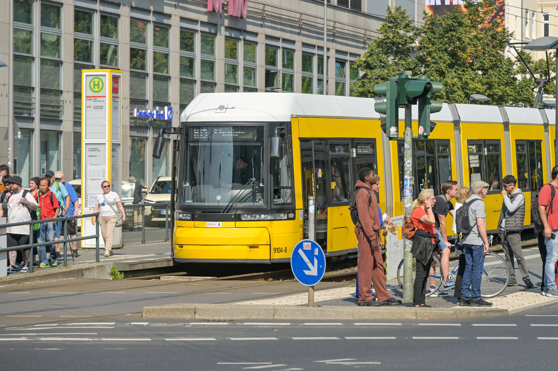 BVG-Chaos: Tram im Osten dicht! So kommen Sie Montag zur Arbeit