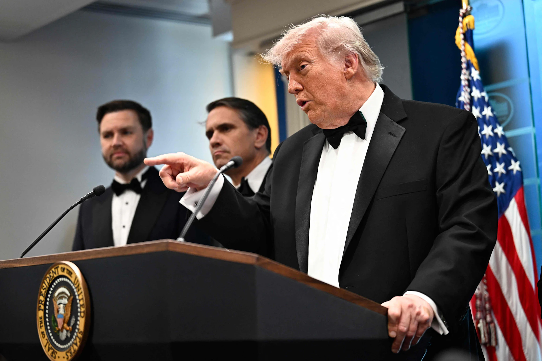 Kurz nach dem versuchten Attentat beantwortete Donald Trump auf einer Pressekonferenz Fragen.