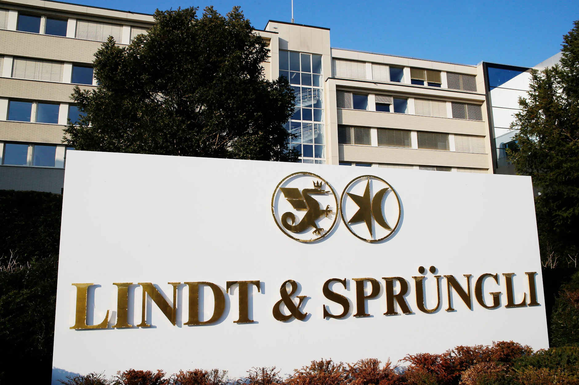 Die Lindt-&amp;-Sprüngli-Zentrale in Kilchberg. Der Schokoladenriese macht in Deutschland fast eine Milliarde Euro Umsatz im Jahr.