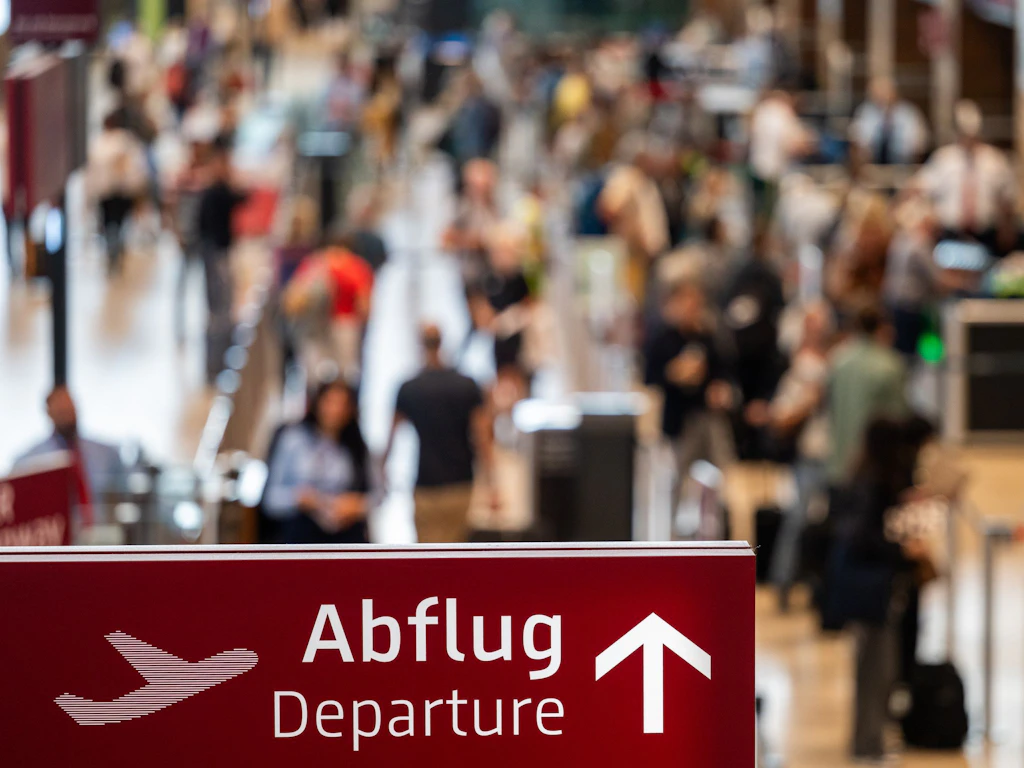 Kerosinmangel durch Iran-Krieg: Preise für Flugtickets werden laut Expertin weiter steigen
