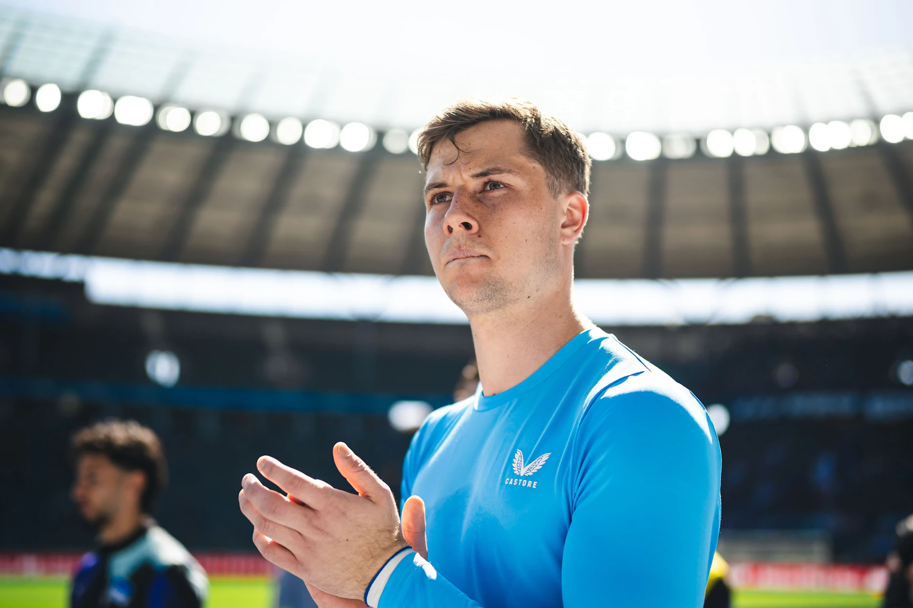 Torwart Tjark Ernst schaute vergangenen Sonnabend nach dem 0:1 gegen Kiel nachdenklich zu den Fans von Hertha BSC.