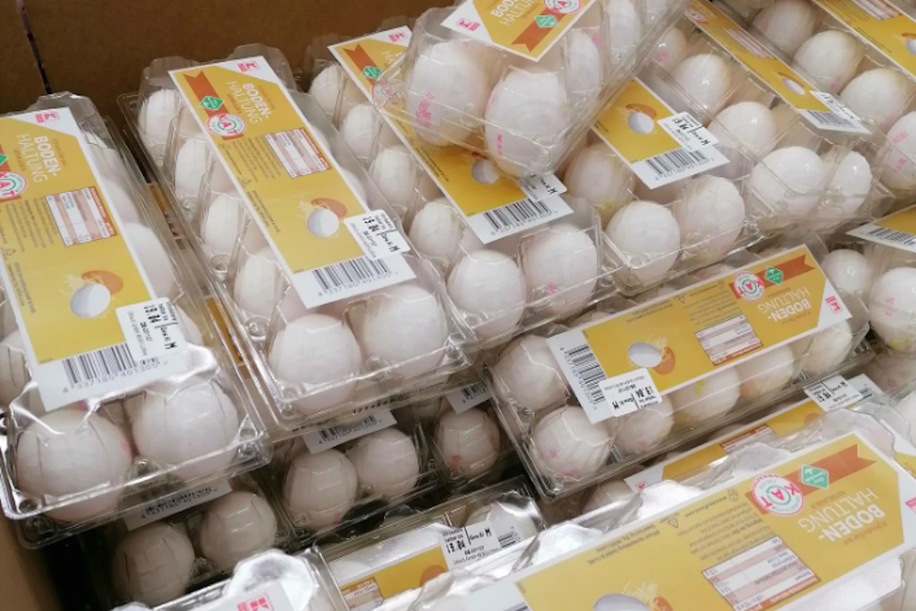 Dieses Foto der Kaufland-Eier in transparenter Plastikverpackung sorgte auf der Plattform Threads für hitzige Diskussionen.
