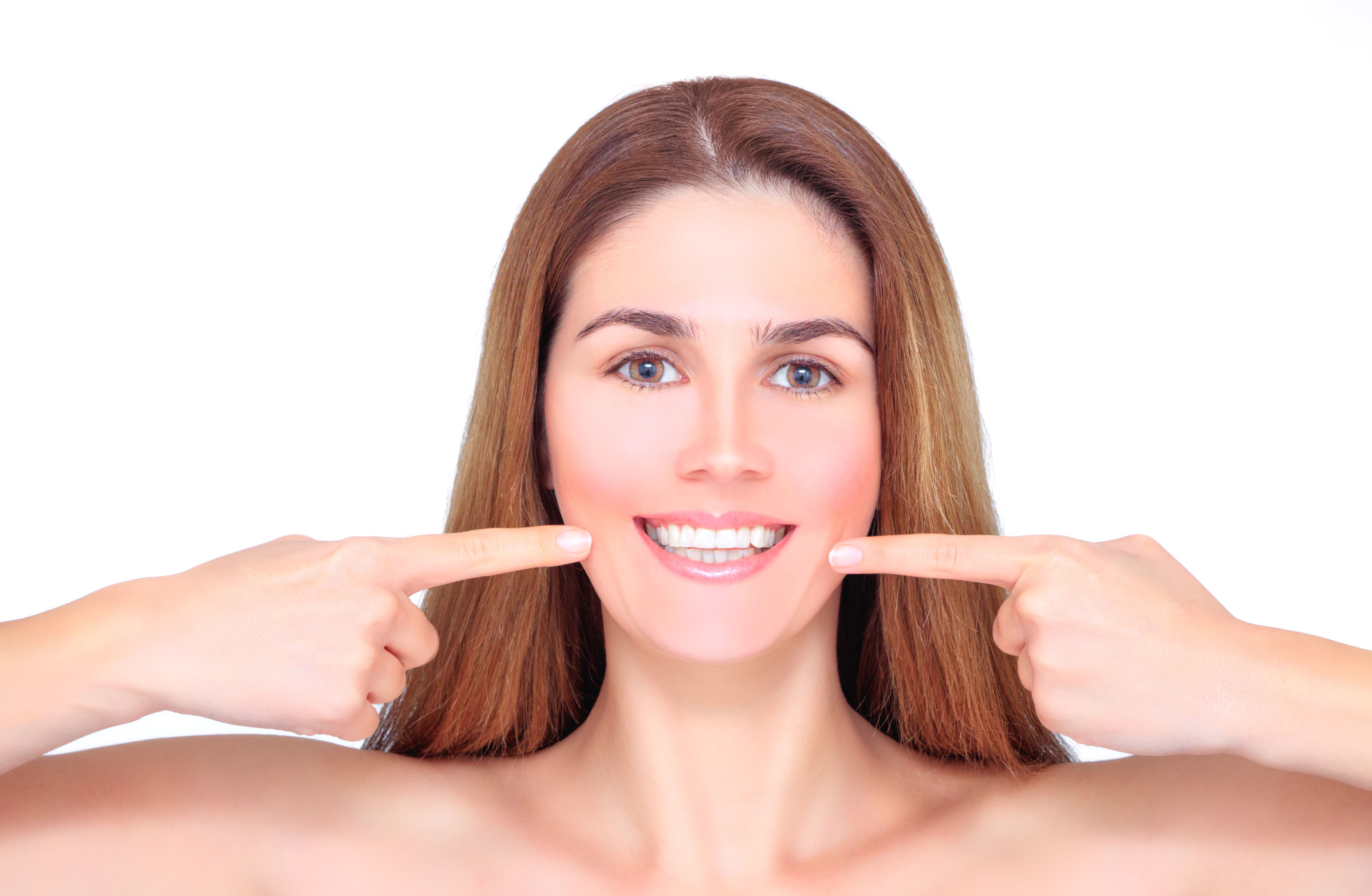 Weiße Zähne! Diese Bleachings aus dem Drogeriemarkt überzeugen bei Warentest