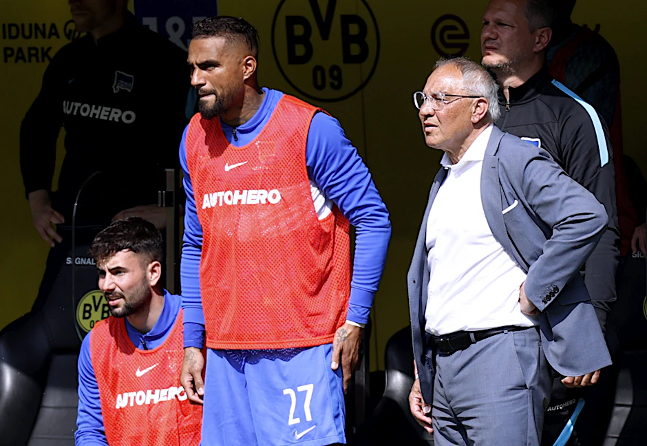 Vor vier Jahren wären Kevin-Prince Boateng (l.) und Felix Magath mit der Hertha trotz glänzender Ausgangsposition fast abgestiegen.