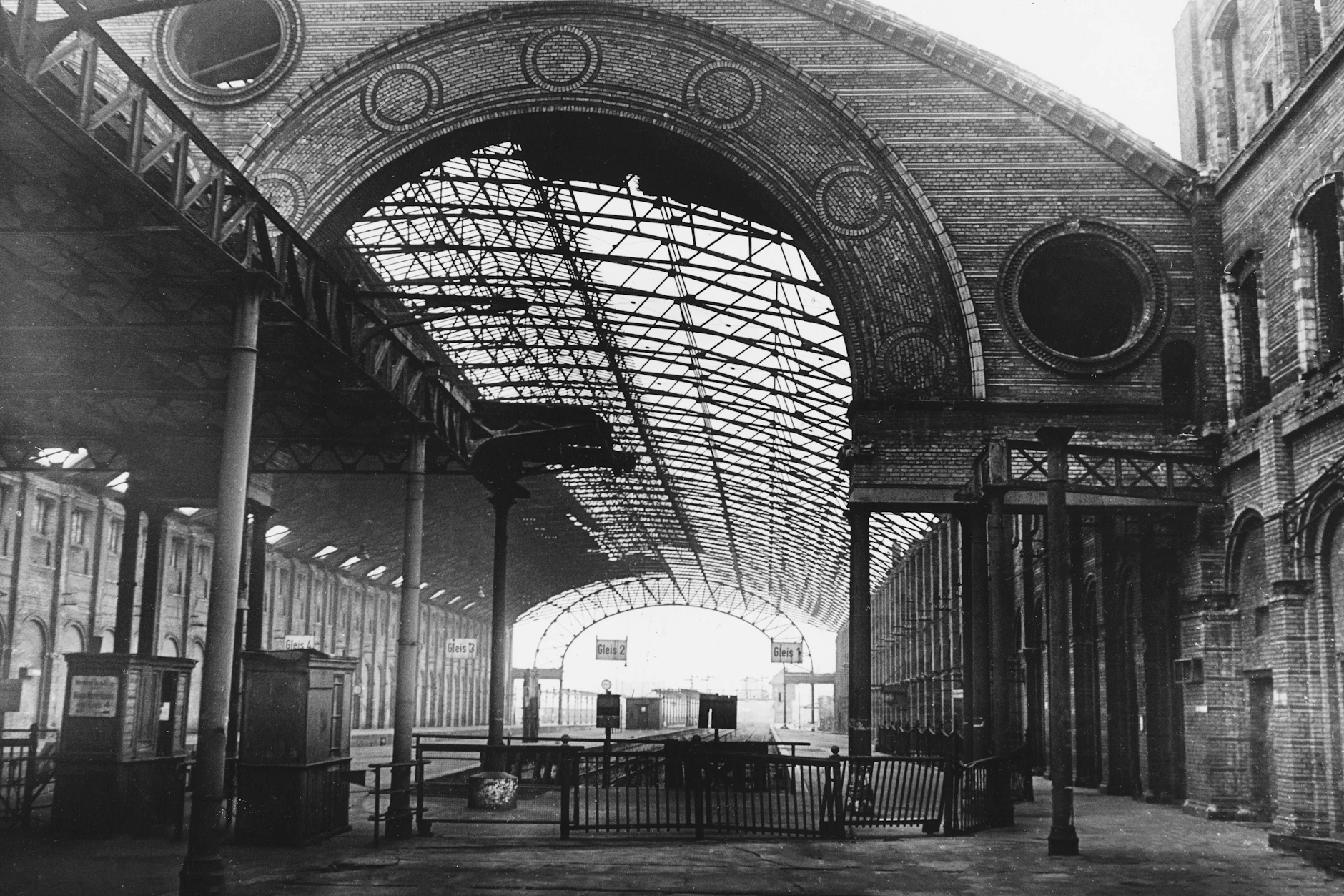 1959: So sah der Görlitzer Bahnhof noch vor dem Abriss aus. Zwischen 1961 und 1967 wurde er dem Erdboden gleichgemacht. Hier liegt heute der Görlitzer Park.