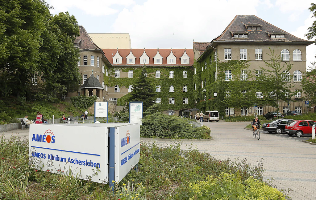 Streit um Salzlandkliniken eskaliert: Landkreis treibt Zwangsvollstreckung gegen Ameos voran