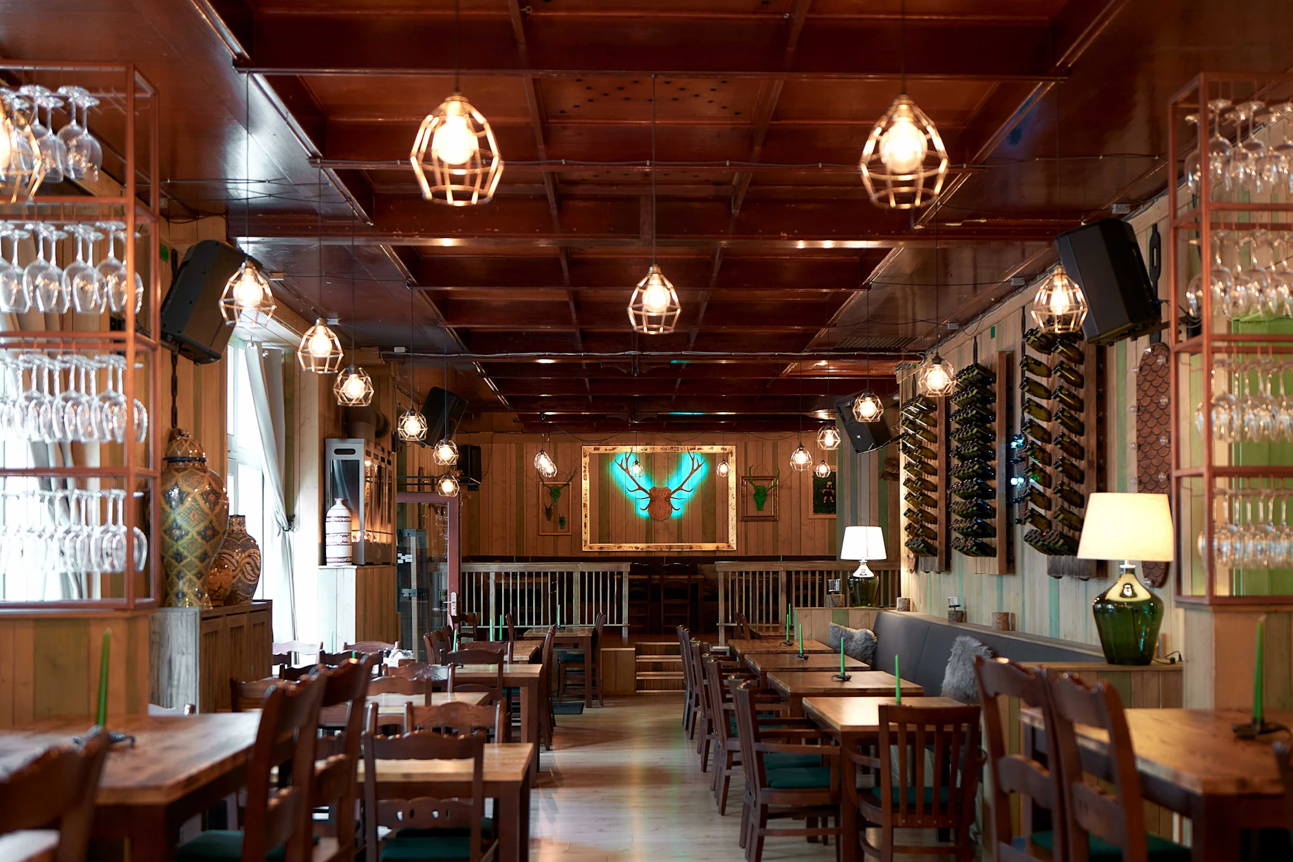 Zünftig! Im Jäger &amp; Lustig geht’s auch in der Spargelzeit gemütlich zu.