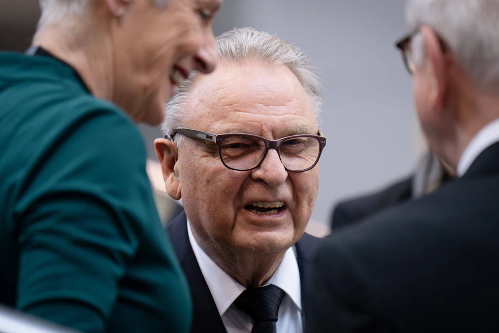 Hans-Jürgen Papier beim Trauerstaatsakt für Rita Süssmuth im Bundestag.