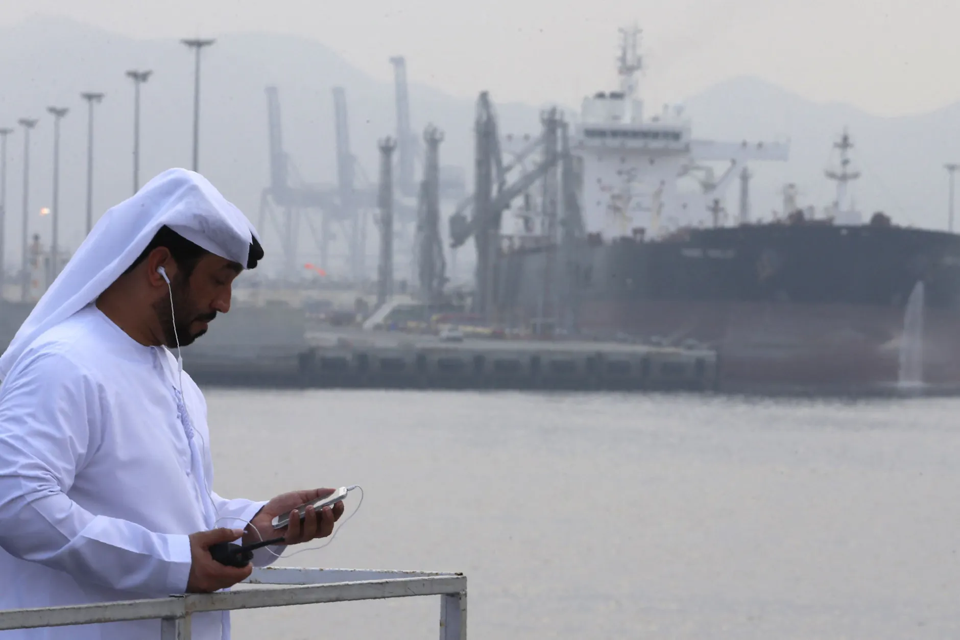 Der Hafen von Fujairah: die einzige Exportroute der Vereinigten Arabischen Emirate seit der Schließung von Hormus