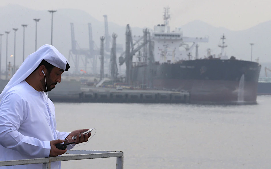 Der Hafen von Fujairah: die einzige Exportroute der Vereinigten Arabischen Emirate seit der Schließung von Hormus