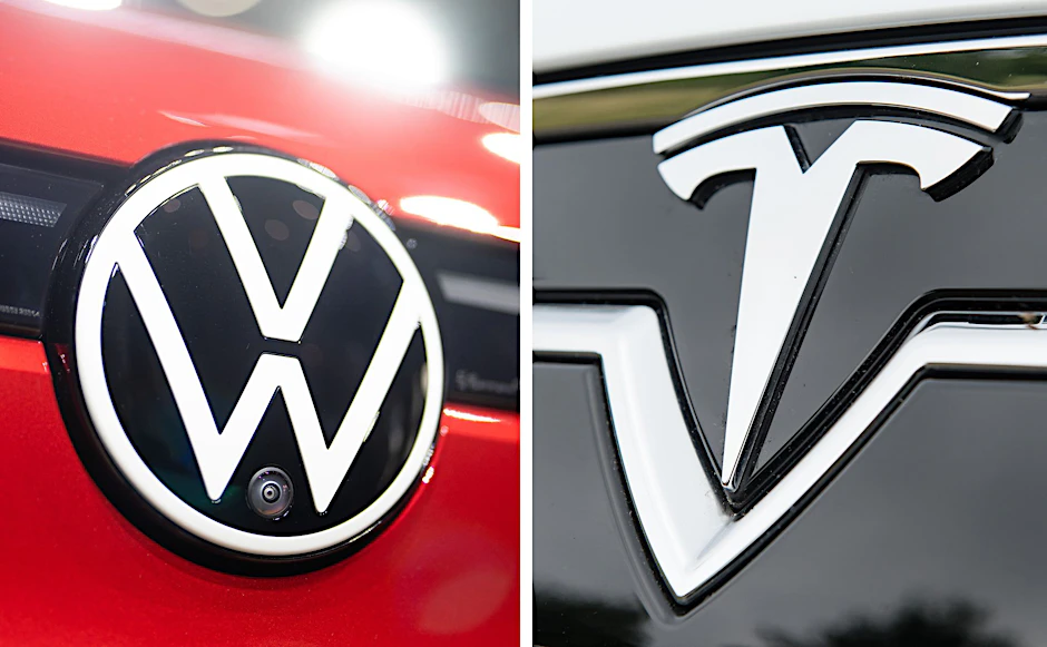 Im Umgang mit dem Krankenstand in der Autoindustrie prallen bei Tesla und dem deutschen Traditionskonzern Volkswagen unterschiedliche Unternehmenskulturen aufeinander.