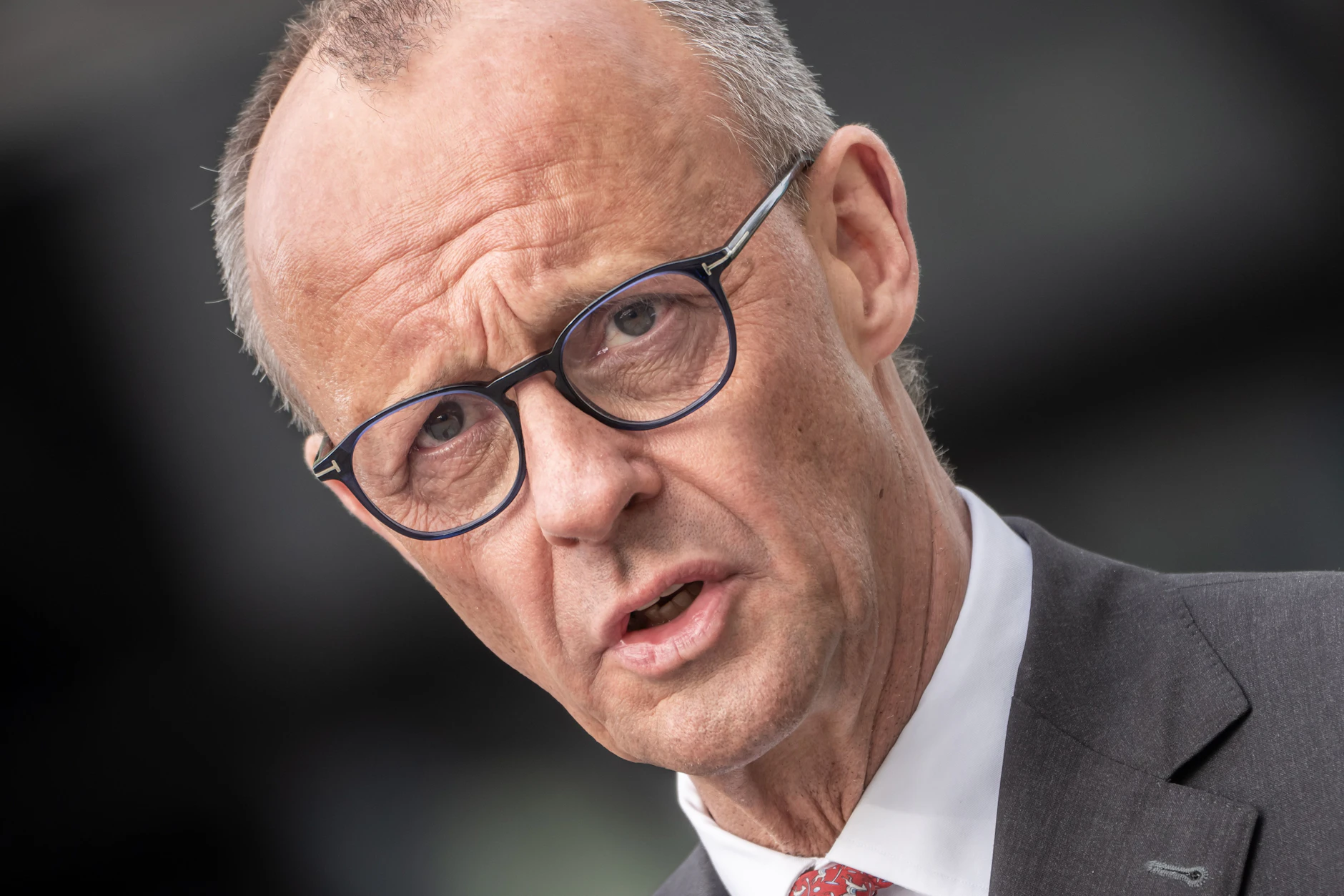 Bundeskanzler Friedrich Merz spricht bei der Klausur der CDU/CSU-Bundestagsfraktion in Berlin über seine Migrationspolitik.