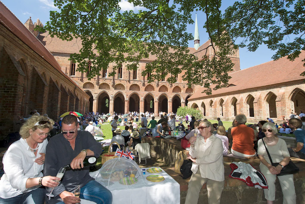 In Kloster Chorin wurde am Samstag der 63. Choriner Musiksommer eröffnet.