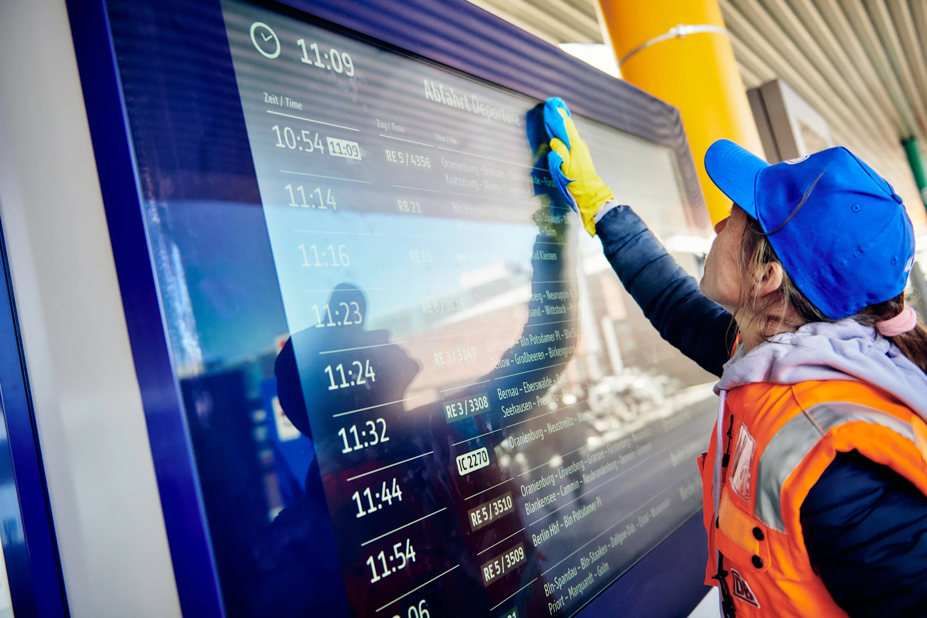 Frühjahrsputz im Bahnhof Berlin-Gesundbrunnen