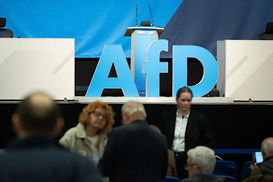 Ein interner Leitfaden des Innenministeriums regelt nun den Umgang mit Beamten, die der AfD angehören. 