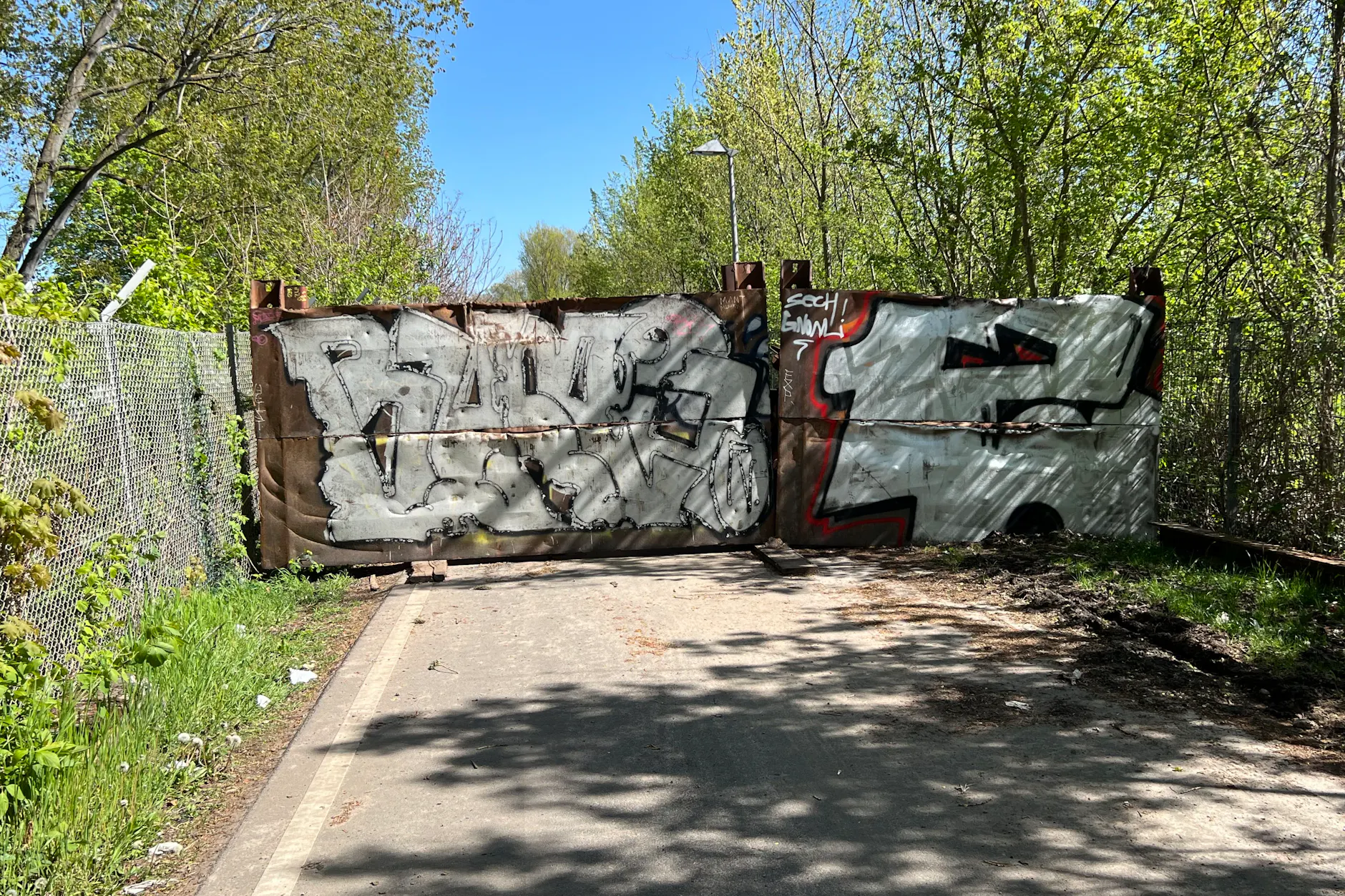 Wer aus Richtung Rummelsburg kommt, stößt an dieser Stelle plötzlich an seine Grenzen – zu Fuß wie mit dem Rad.