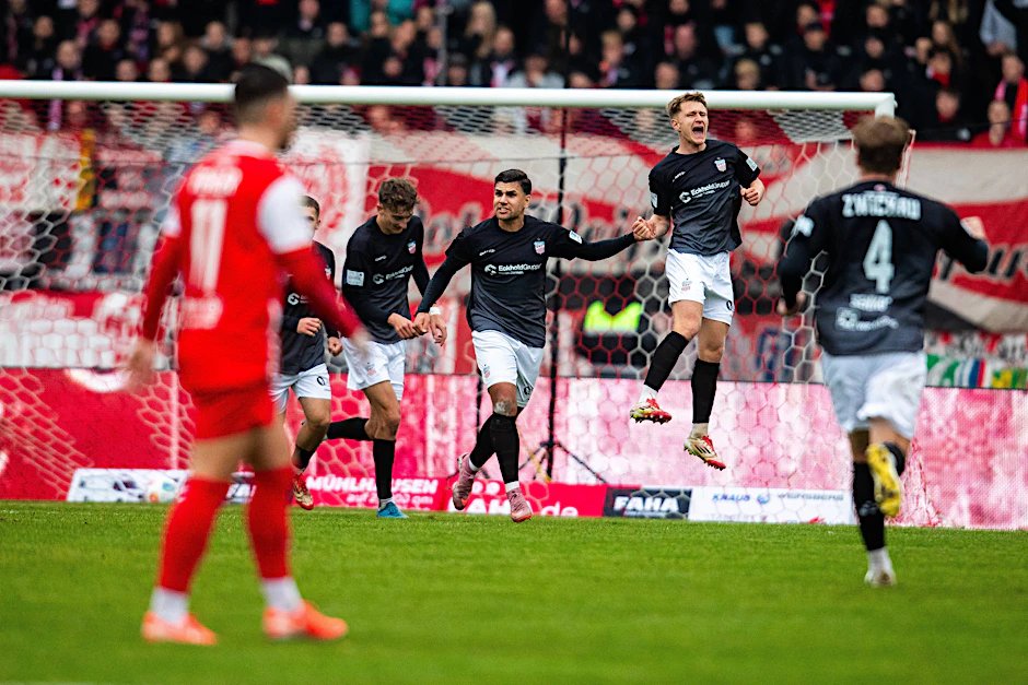Top-Spiel gegen RW Erfurt: Nach einer 1:0-Führung verlor Zwickau das Hinspiel noch 2:3 und will zuhause Revanche.