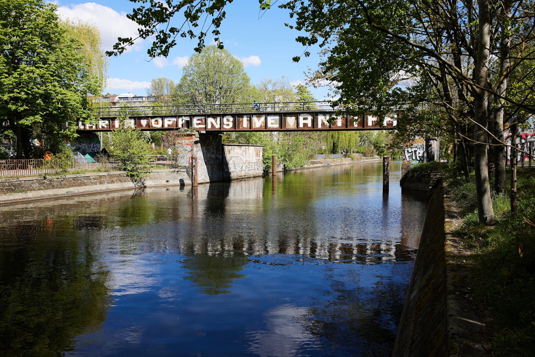 Die Brücken sind kaputt und darum nicht mehr sicher.