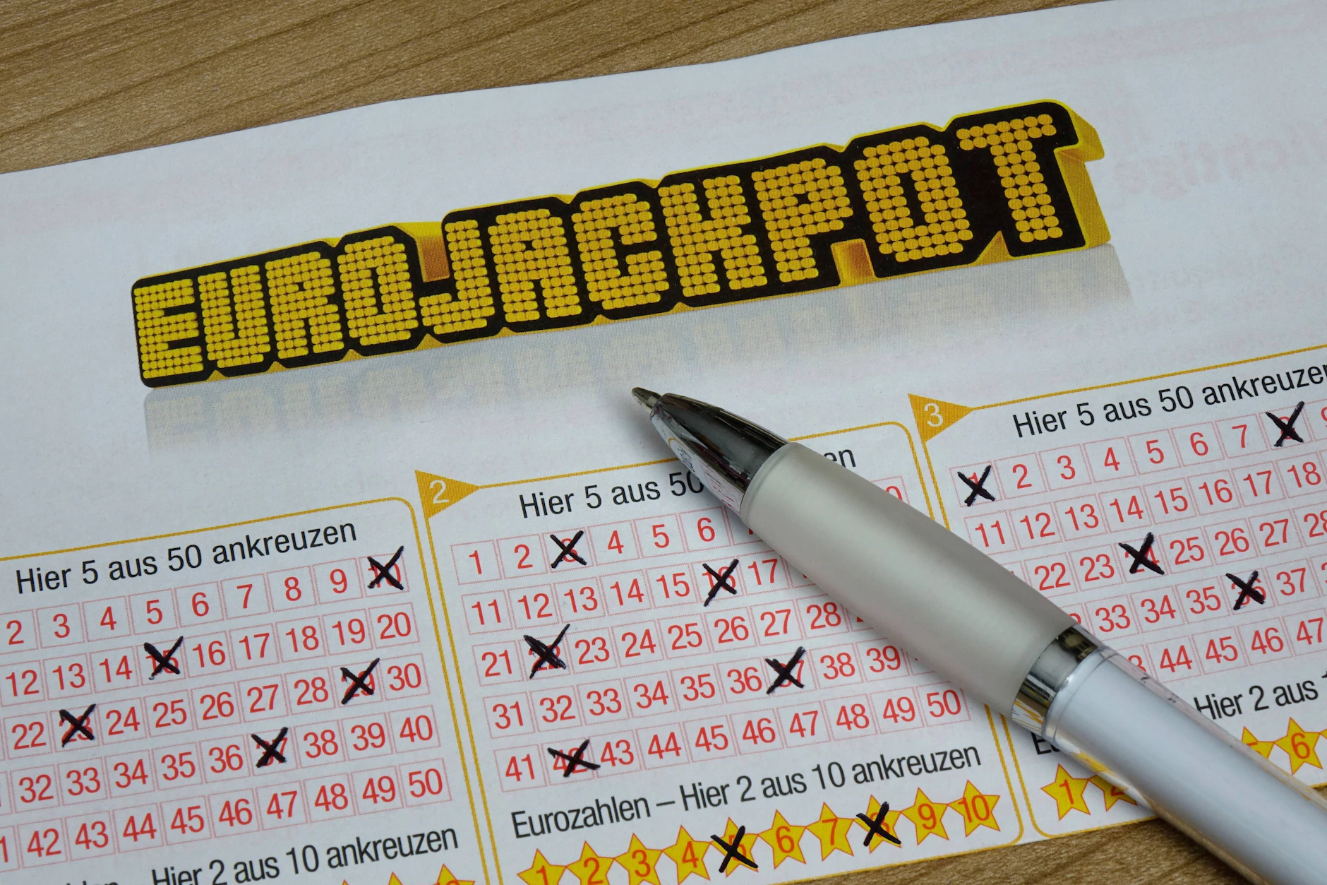 Im Eurojackpot geht die Gewinnsumme bis maximal 120 Millionen Euro.