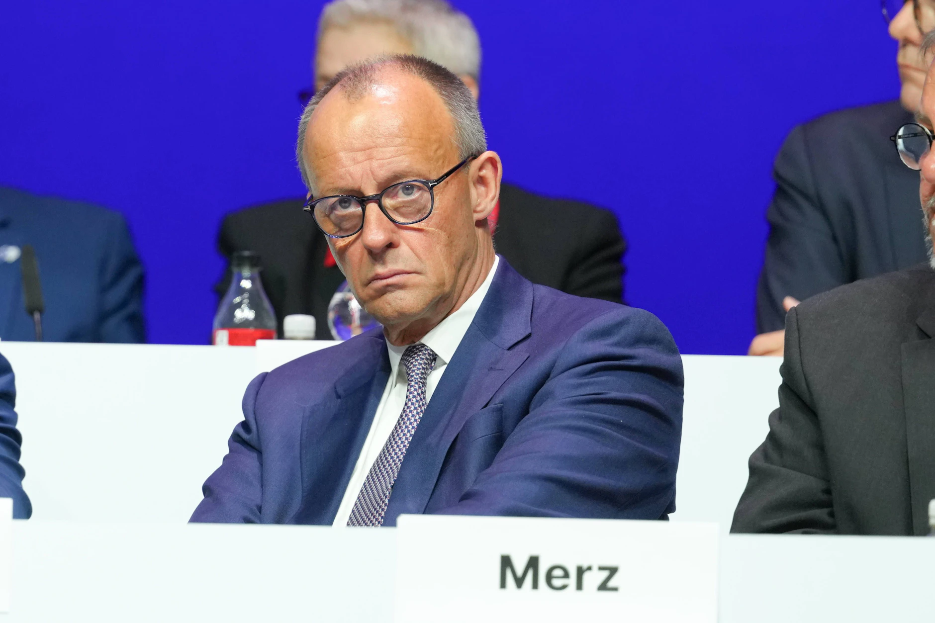 Friedrich Merz hat mit seiner Aussage, die gesetzliche Rente allein würde nicht mehr zum Leben reichen, viele schockiert.