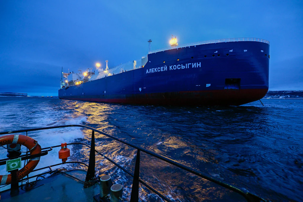 Verpufft das EU‑Verbot? Russland baut Schattenflotte für Arctic LNG 2 aus