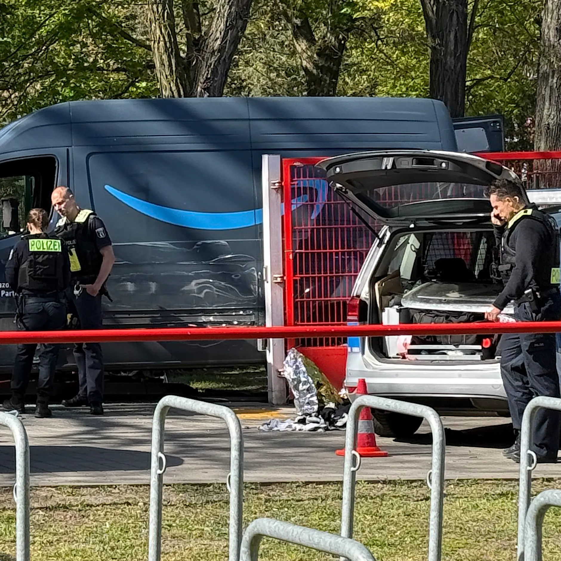 Verfolgungsjagd in Berlin-Köpenick: Polizei schießt auf flüchtigen Amazon-Fahrzeugdieb