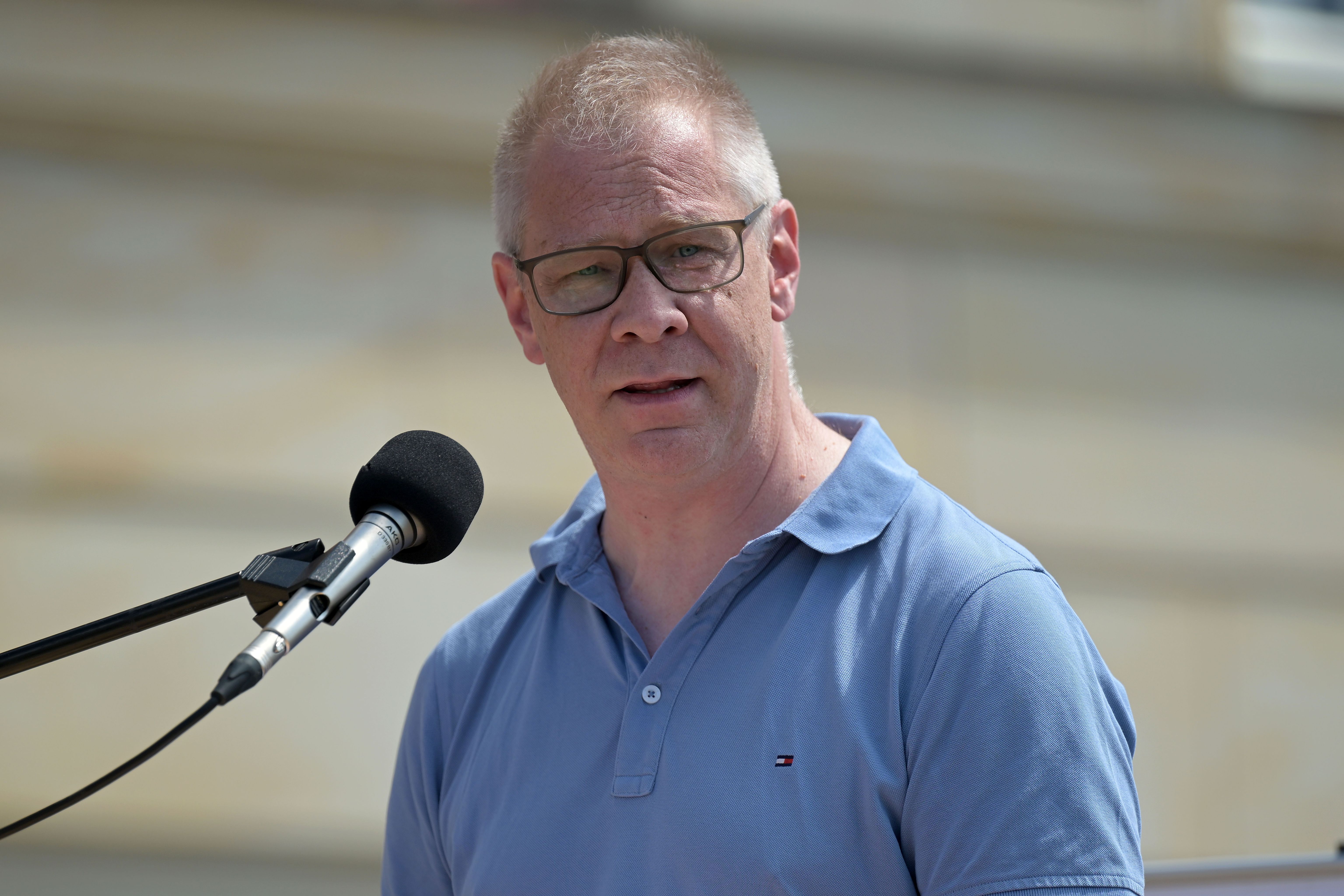 Anschlag bei Brandenburgs Antisemitismusbeauftragtem: Bekannte als Verdächtige ermittelt