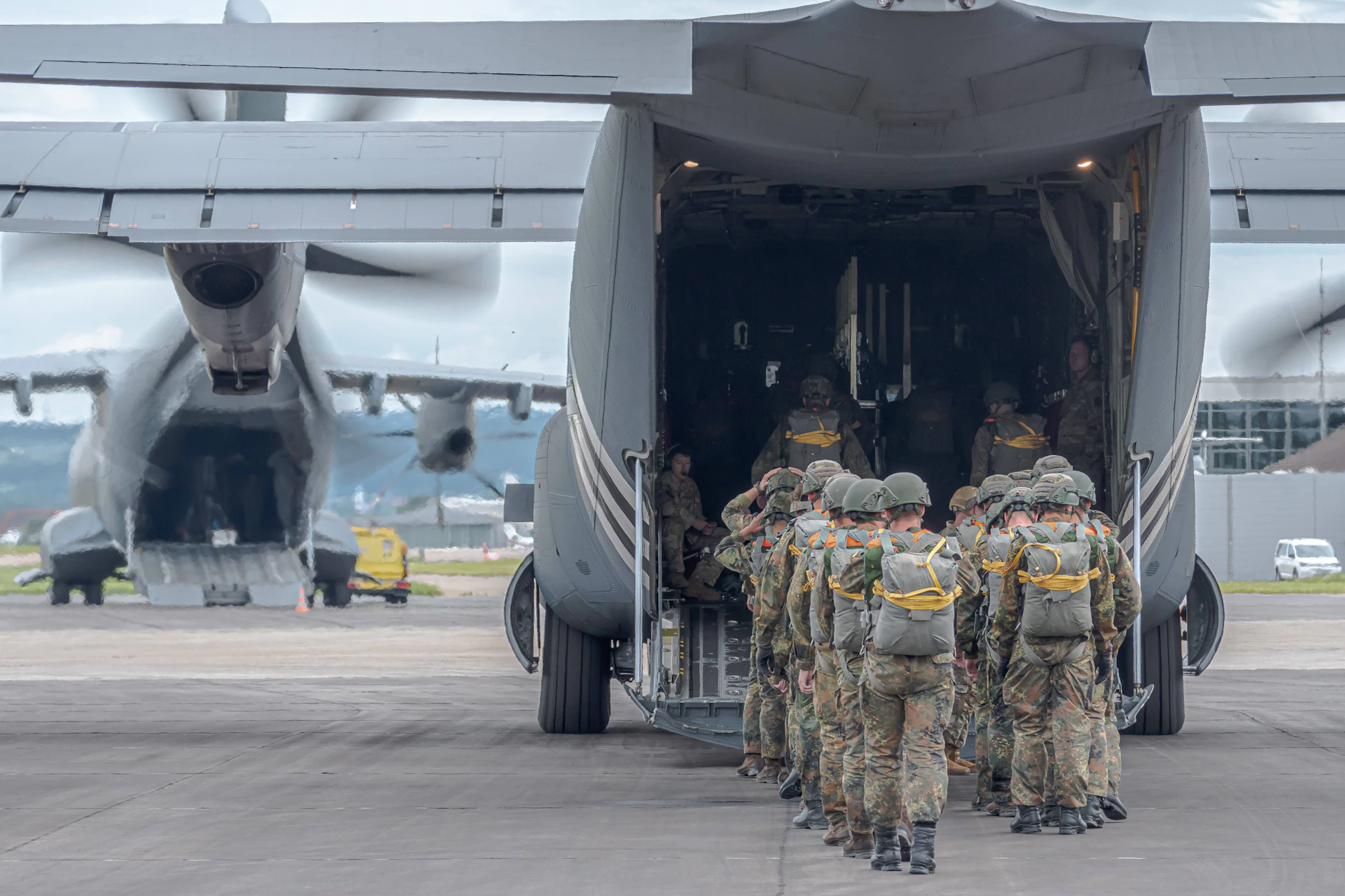 Bundeswehrsoldaten bei einer Nato-Übung mit der US-Air-Force: Ab Oktober übernimmt ein US-Oberst eine Schlüsselrolle im deutschen Heereskommando.