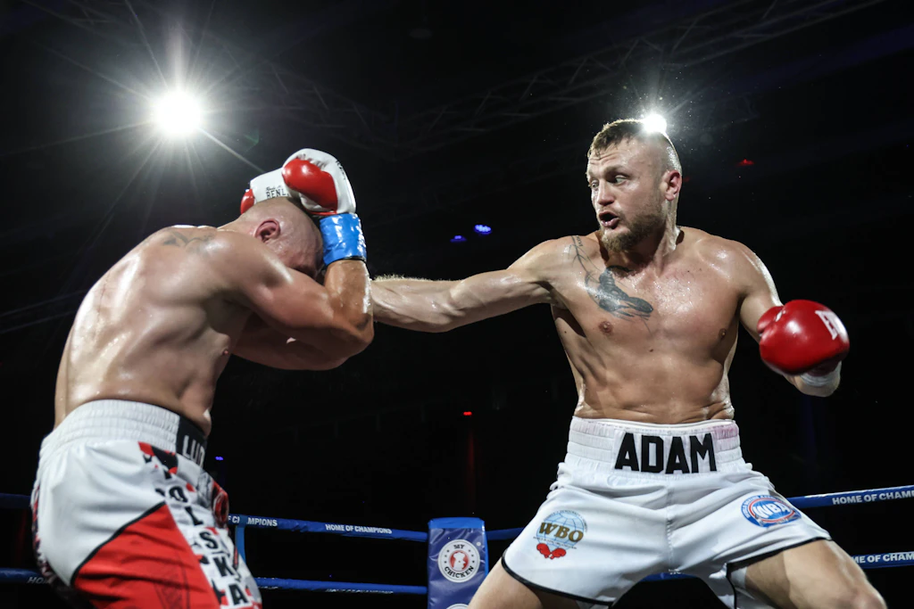 Kurzfristiger Titelkampf: Adam Deines ersetzt Artur Reis bei SES-Boxgala