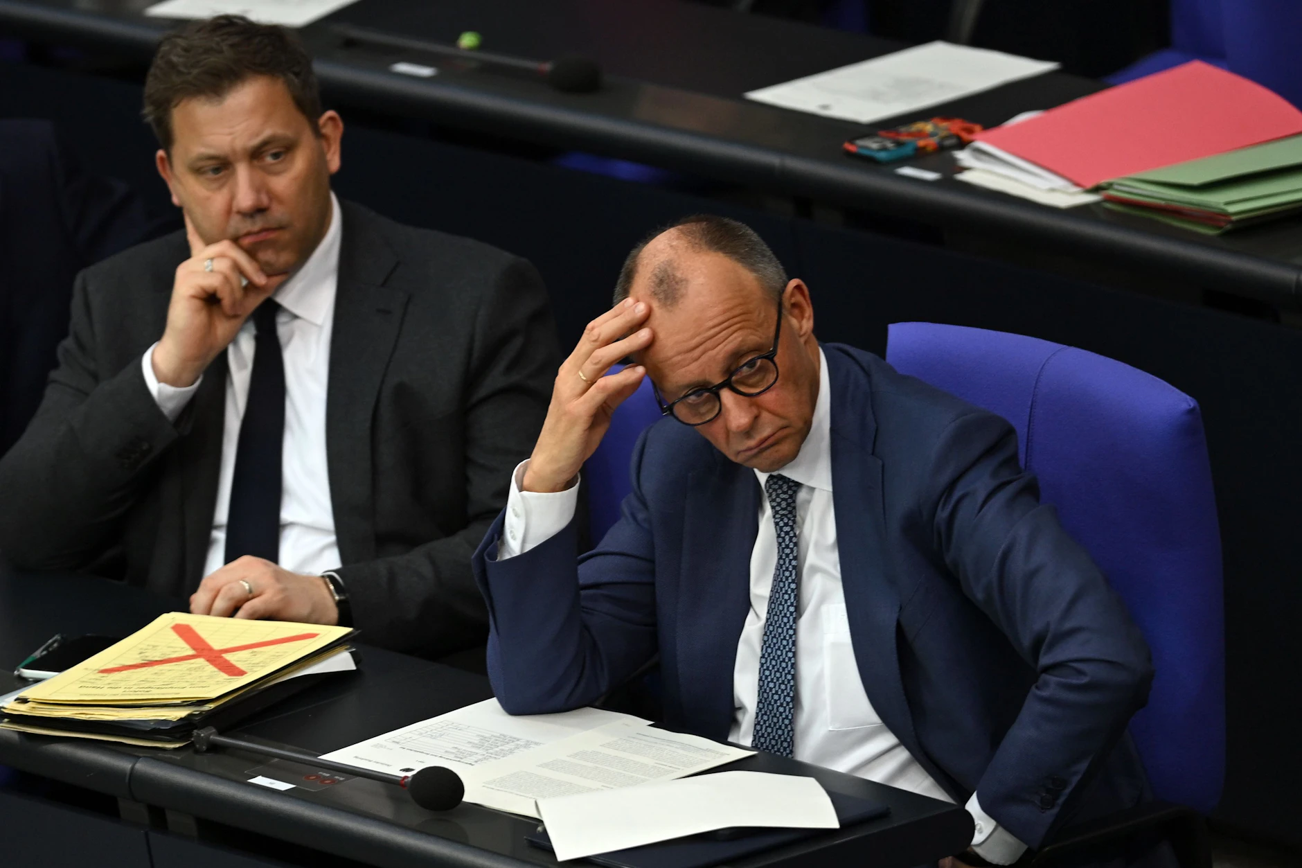 Die mit Milliardenschulden finanzierte Politik der Merz-Regierung gerät immer stärker in die Kritik.