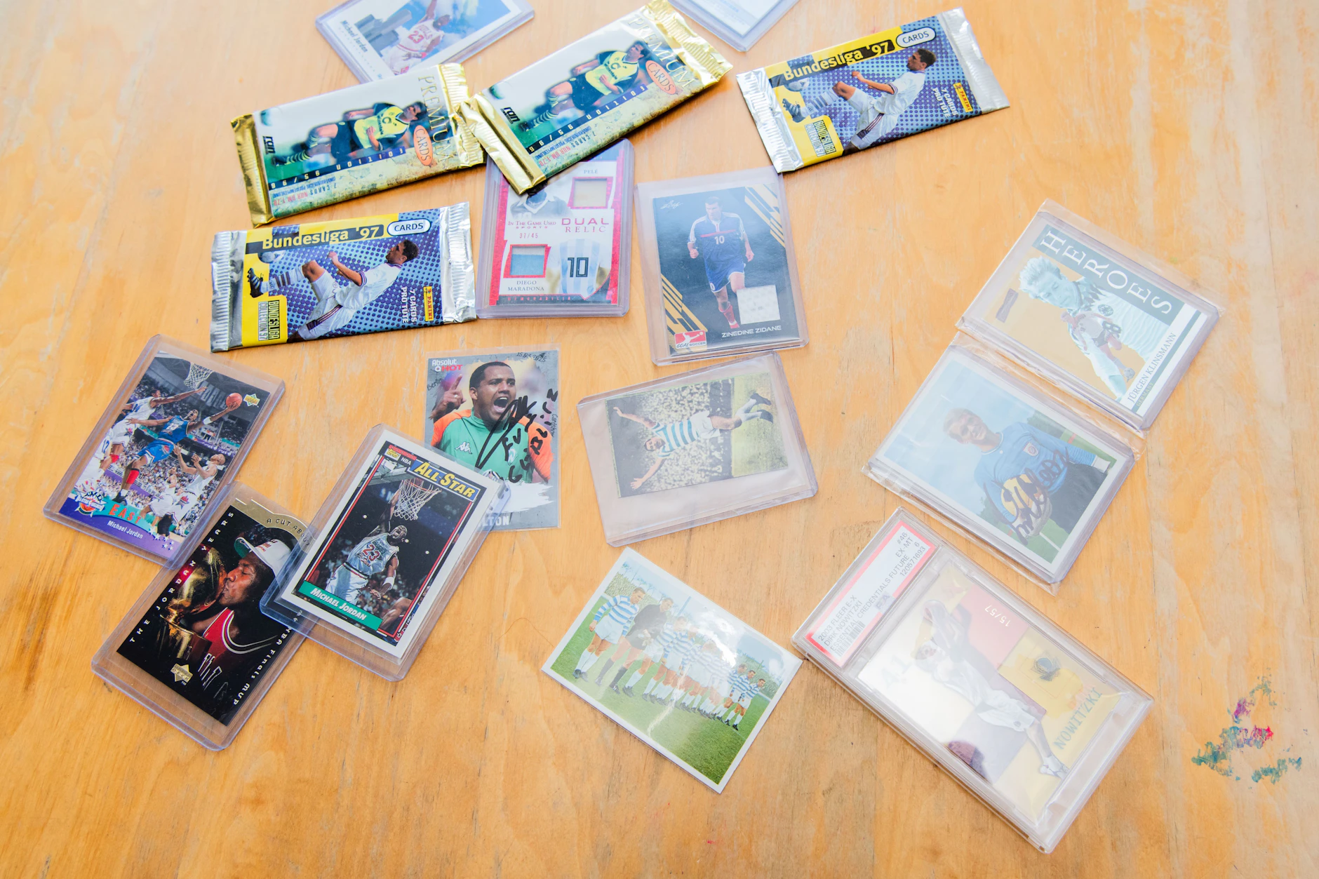 Schon früh begann Mathias' Sammelleidenschaft für Panini-Karten.