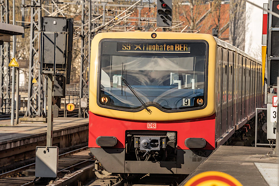Die Deutsche Bahn sperrt mehrere S-Bahn-Linien im Mai. Auch die S9 ist betroffen.
