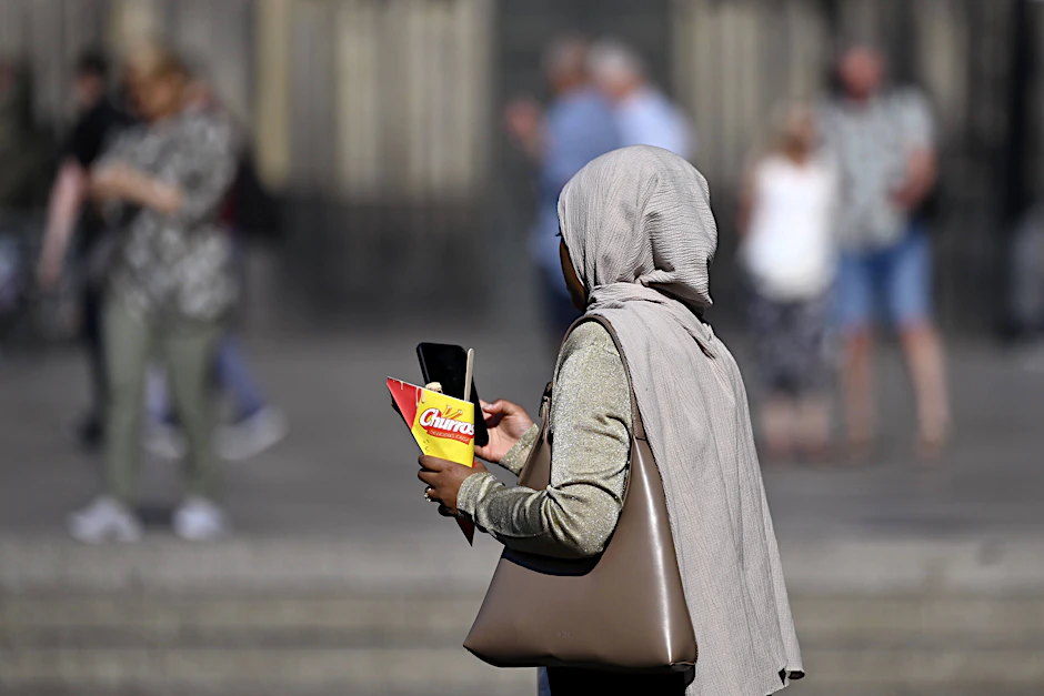 Bei 101 Menschen, die 2025 einen deutschen Pass in Thüringen bekommen haben, deren Staatsangehörigkeit ungeklärt blieb oder die staatenlos waren.