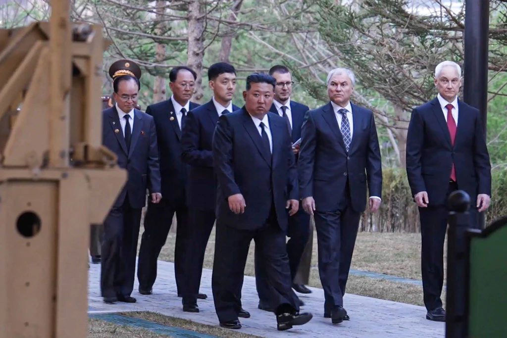 Kim Jong-un lobt Selbsttötungen von Soldaten: Nordkorea ehrt für Russland Gefallene