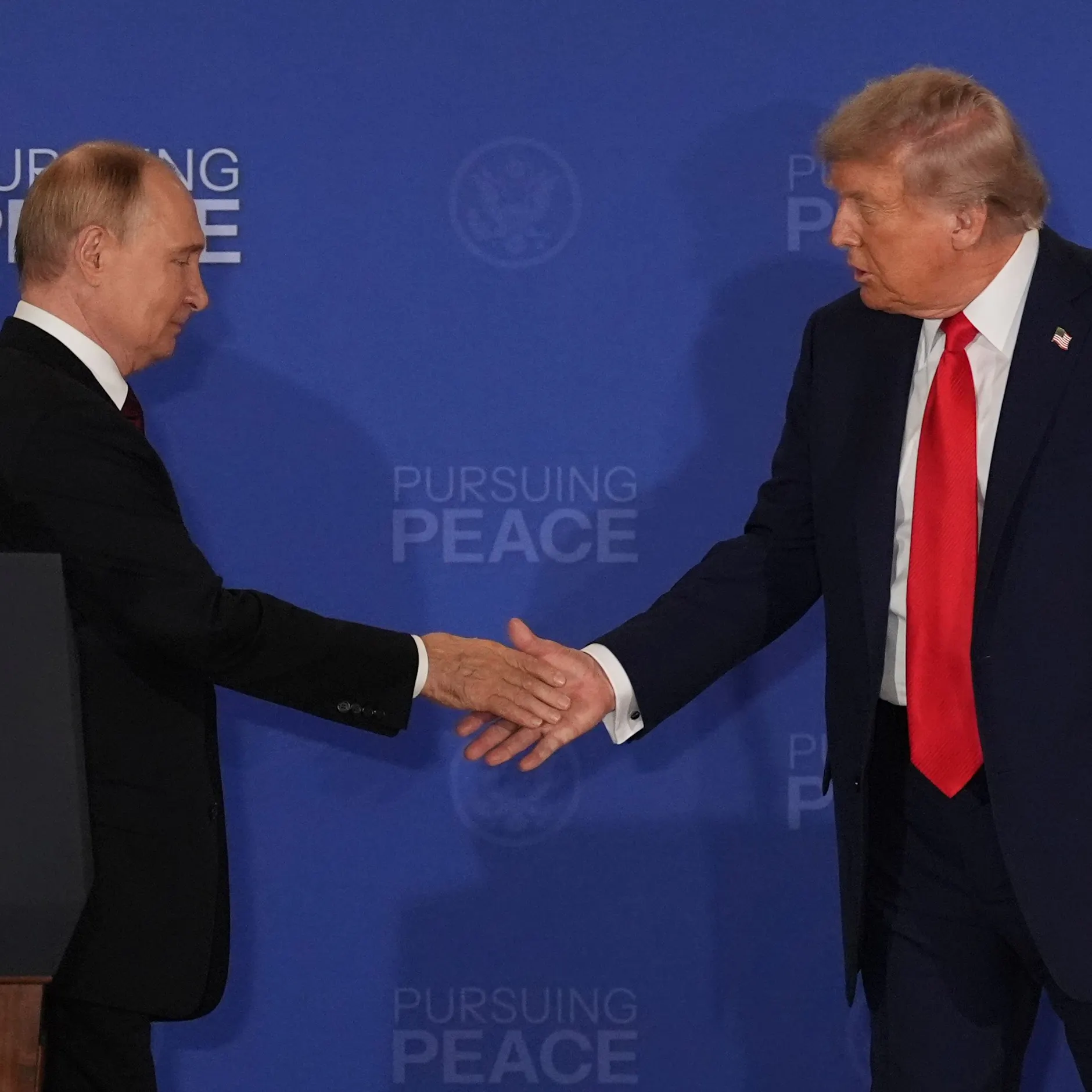 Image - Ukraine-Krieg: Trump und Putin sprechen über Waffenruhe – Selenskyj drängt auf dauerhaften Frieden