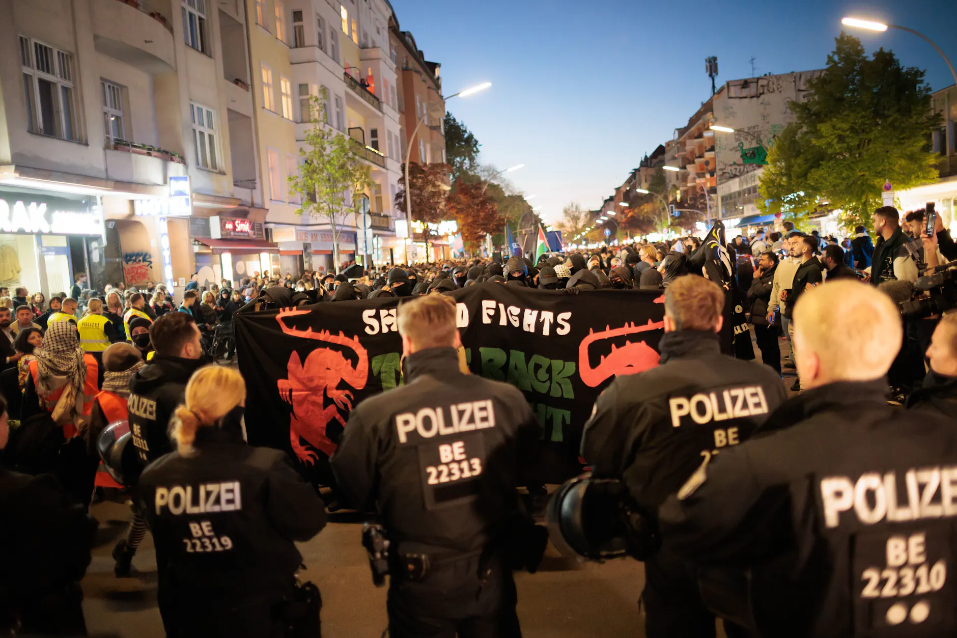 Die Demonstration «Take back the Night» im Berliner Bezirk Kreuzberg verlief am Donnerstagabend weitgehend friedlich.