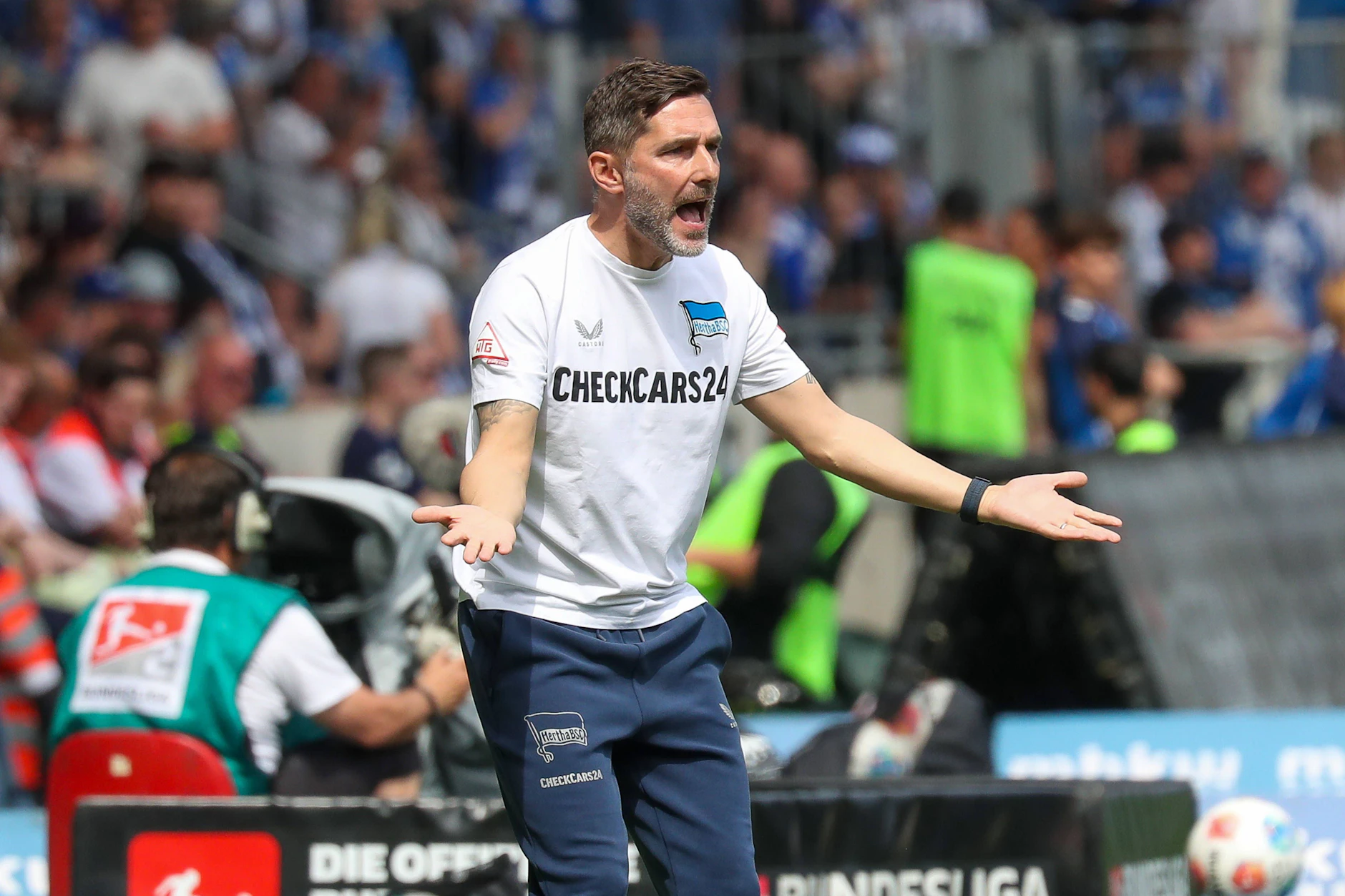 Trainer Stefan Leitl war am Verzweifeln. Hertha BSC hatte nur wenige Torchancen in Magdeburg.