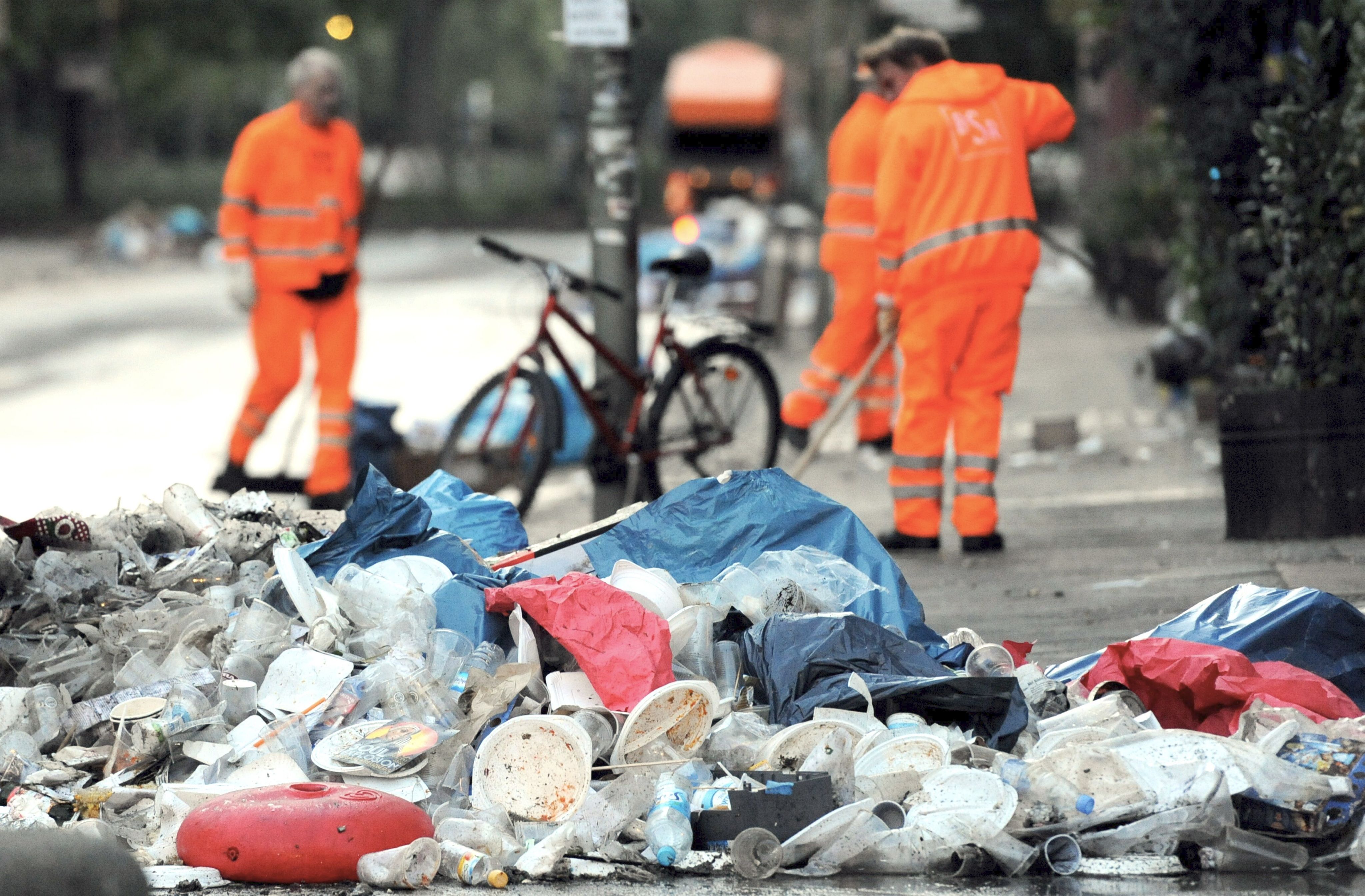 BSR: 350 Kubikmeter Müll nach 1. Mai – ein Stadtteil besonders betroffen