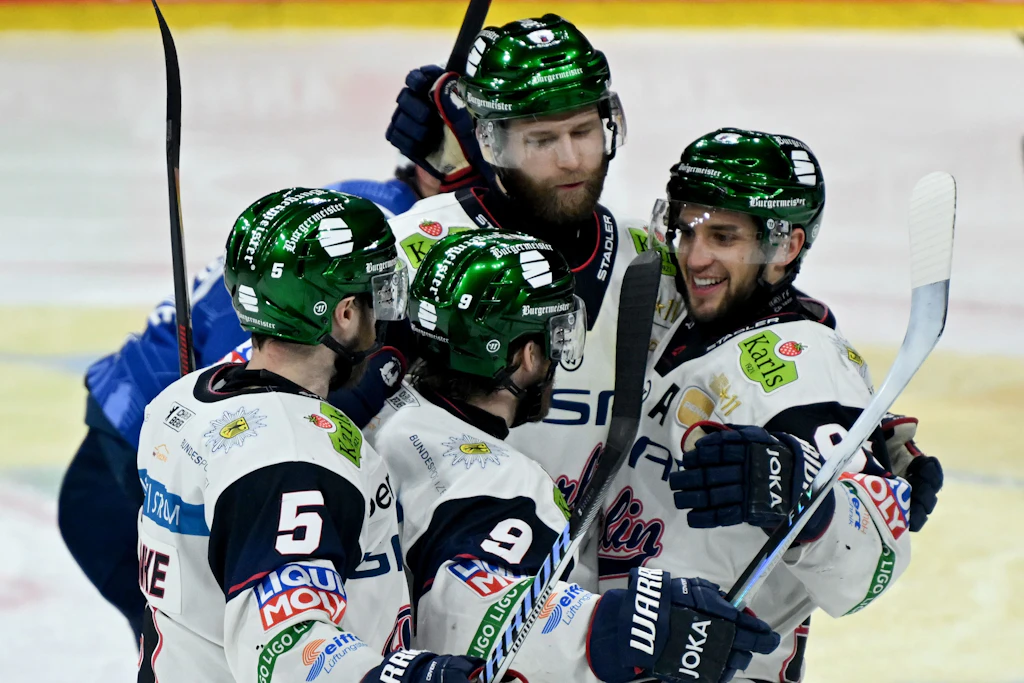 Berlin ist Eishockey-Meister! Eisbären holen Titel zum zwölften Mal