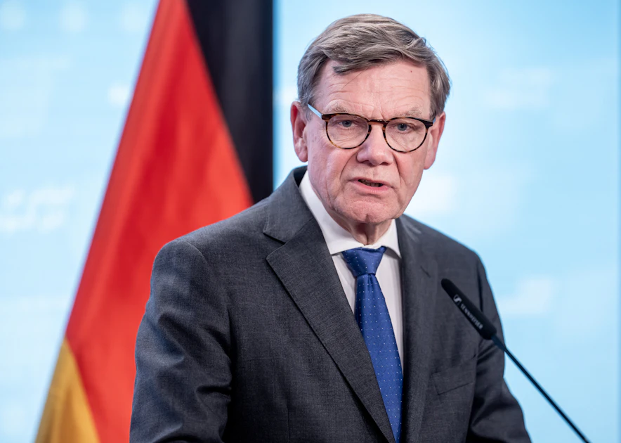„Straße von Hormus sofort freigeben“: Wadephul erhöht nach Telefonat mit ...