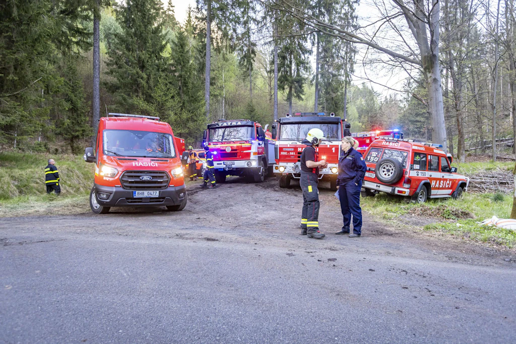 Großbrand im Nationalpark: Seit Samstag sind mehr als 500 Feuerwehrleute im Einsatz, zahlreiche Straßen sind gesperrt