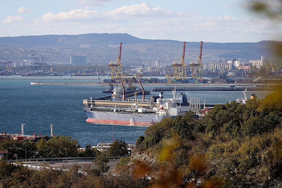 Der russische Hafen Noworossijsk am Schwarzen Meer: Die Ukraine meldet Angriffe auf zwei Öltanker nahe der Hafeneinfahrt.