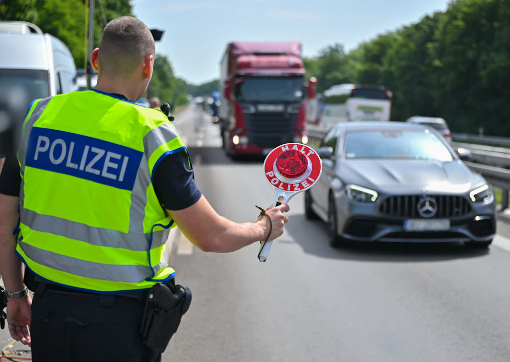 Forscher widerspricht Dobrindt: Grenzkontrollen bringen keine dauerhafte Wirkung