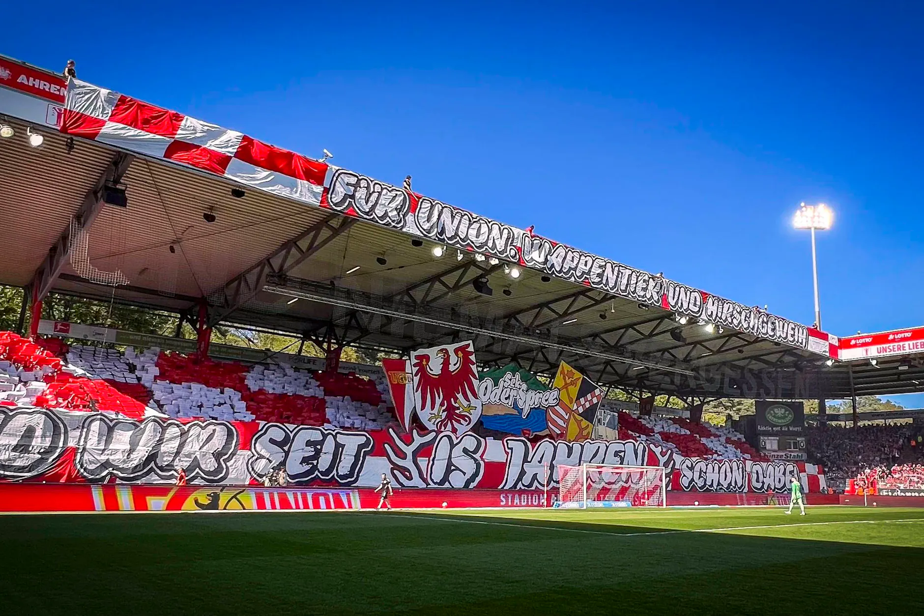 FC Union <a href="https://www.berliner-kurier.de/union/union-berlin-rettet-punkt-heldt-sauer-auf-linienrichter-li.10033902"></a><a href="https://www.berliner-kurier.de/union/union-berlin-rettet-punkt-heldt-sauer-auf-linienrichter-li.10033902"></a><a href="https://www.berliner-kurier.de/union/union-berlin-rettet-punkt-heldt-sauer-auf-linienrichter-li.10033902">spielte Zuhause in der Alten Försterei gegen den 1. FC Köln</a>. Während der Spielzeit kam es in Prenzlauer Berg zu dem Überfall.