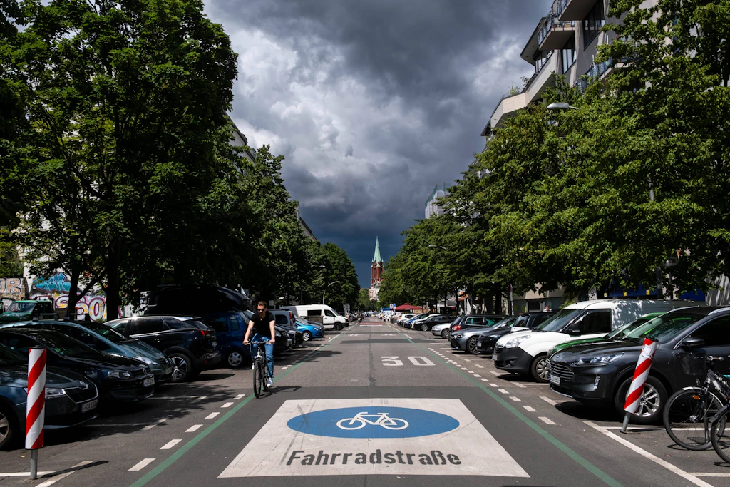 Unwetter rollt an! Meteorologe warnt vor Sturzfluten und Starkregen