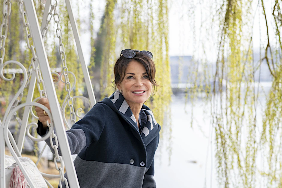 Gerit Kling auf ihrer Gartenschaukel in ihrer Wahlheimat Potsdam.