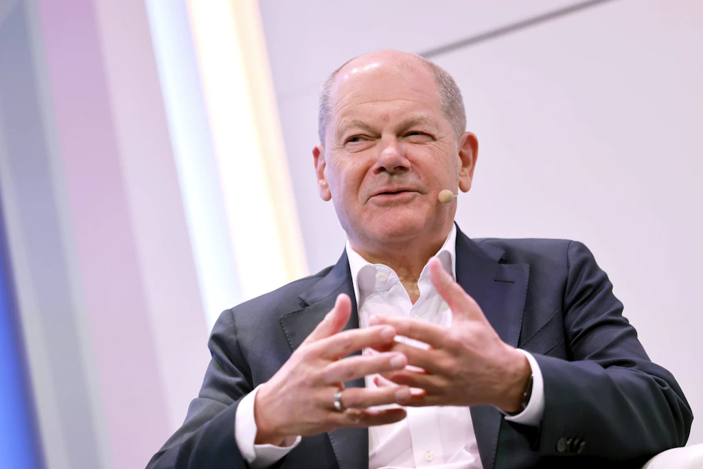 Ex-Kanzler Scholz in Dresden: Wenn große Fragen auf die immer gleichen Antworten treffen