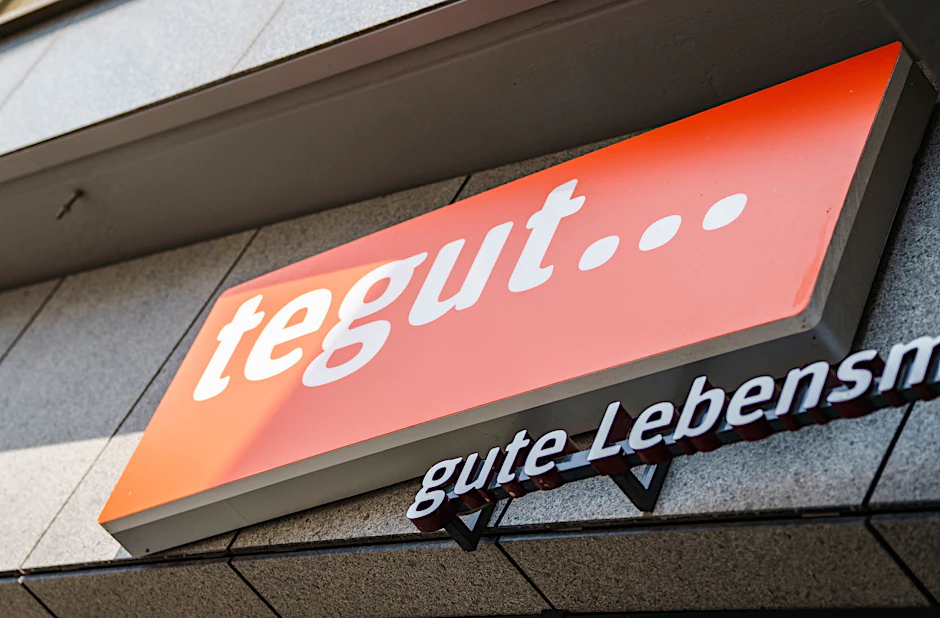 Das Lebensmittelunternehmen Tegut will sich aus Deutschland zurückziehen. Interesse an Filialen in Thüringen, Hessen und Bayern hat Tante Enso.